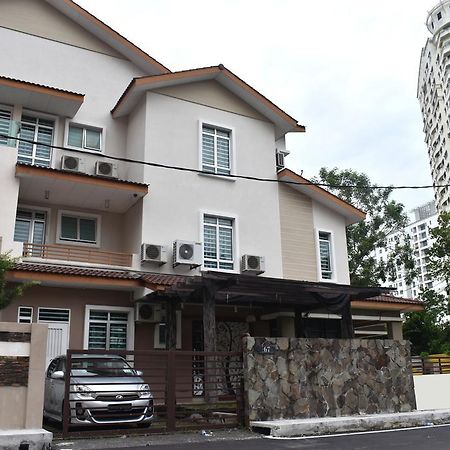 Вилла 67 First Island Bukit Jambul Экстерьер фото