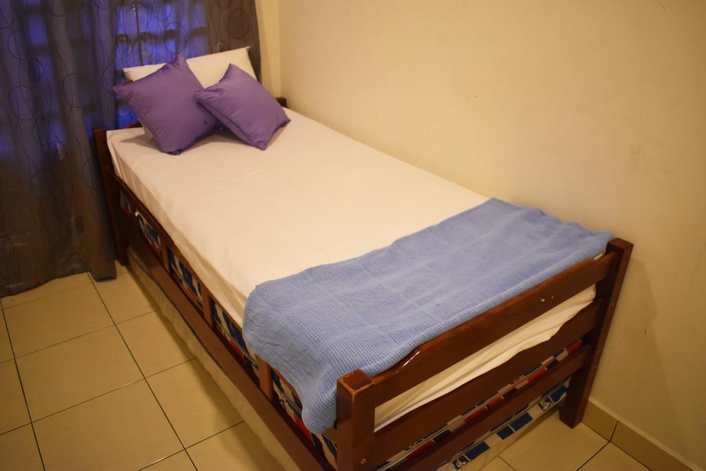 Вилла 67 First Island Bukit Jambul Экстерьер фото