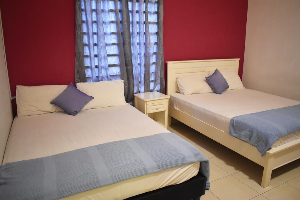 Вилла 67 First Island Bukit Jambul Экстерьер фото