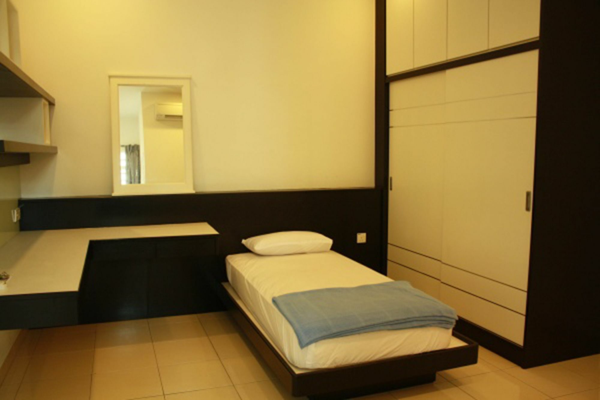 Вилла 67 First Island Bukit Jambul Экстерьер фото