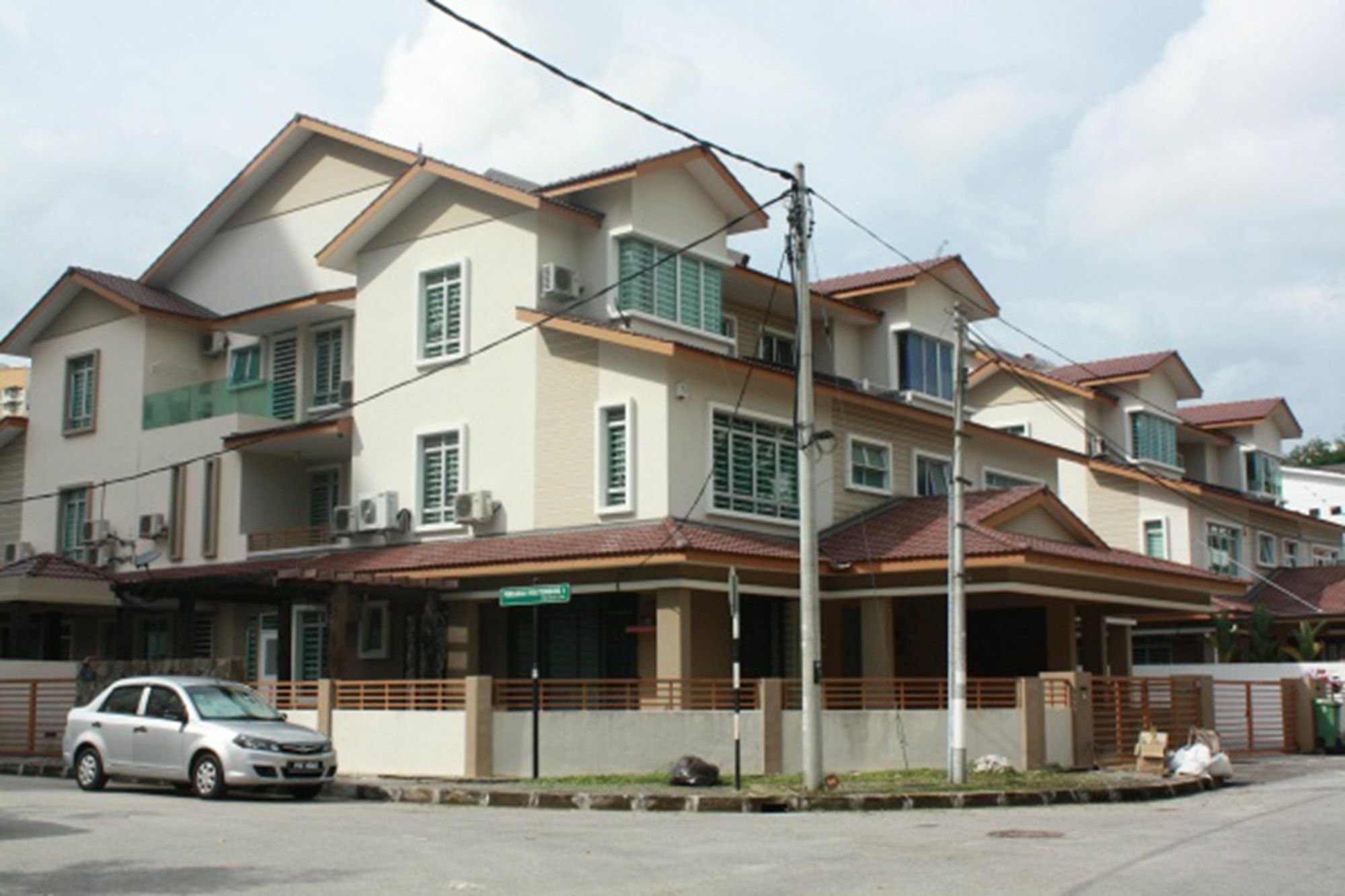 Вилла 67 First Island Bukit Jambul Экстерьер фото
